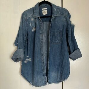 AMERICAN EAGLE distressed denim button up